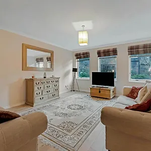 Apartment Elegant & Unique Getaway - Spacious 3 Bedroom, 2 Bathroom Centre - Free Allocated Parking., Edinburgh