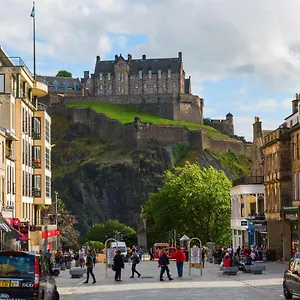 Apartment Luxury Modern 3 Bedroom In Centre, Edinburgh