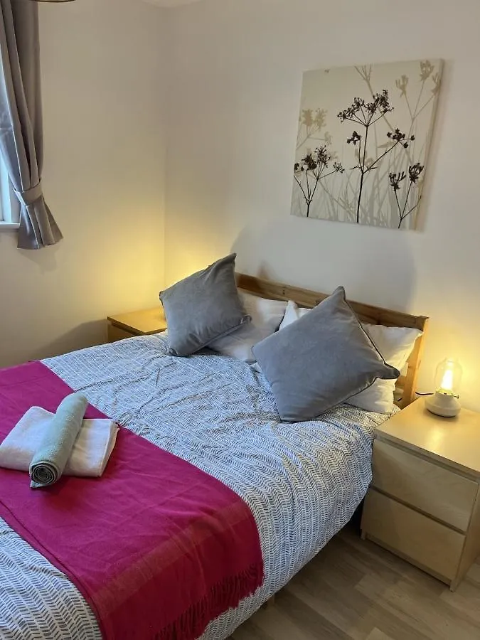 Bright 2 Bedroom Apartment - Edinburgh United Kingdom